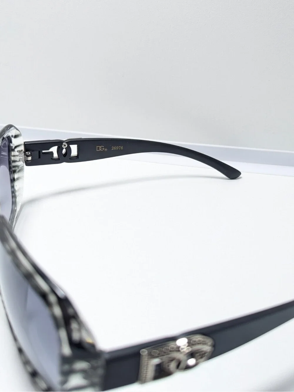 DG 26976 Womens White Leopard Sunglasses Purple Gradient Lens